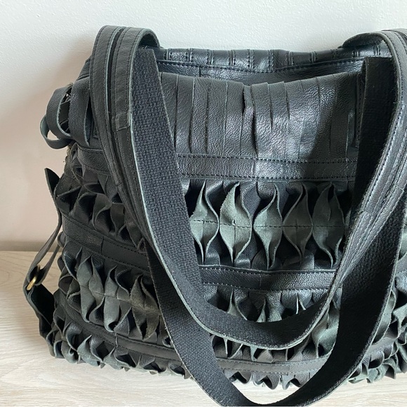 Amerileather Black Leather Tote - Picture 3 of 15